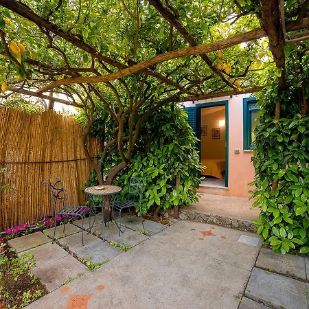 B&B Il Roseto 라벨로