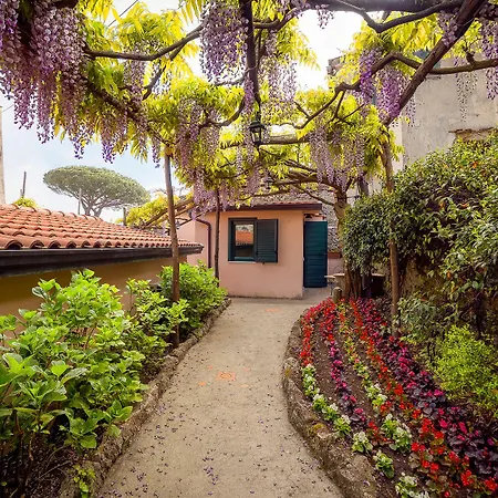 Il Roseto Oda ve Kahvaltı 3*