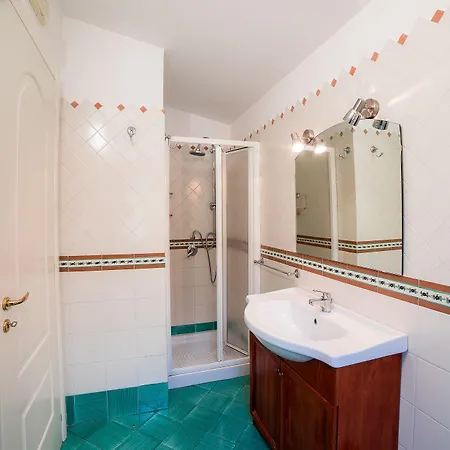 Il Roseto Oda ve Kahvaltı 3*