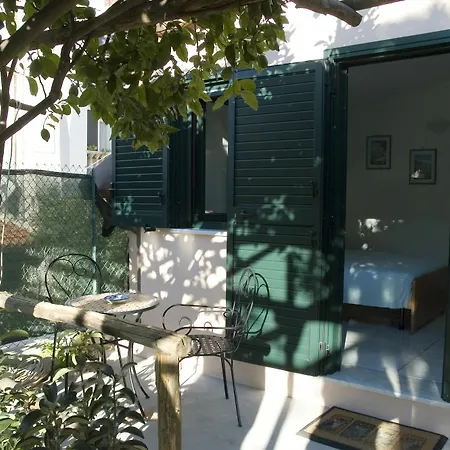 Il Roseto Oda ve Kahvaltı 3*