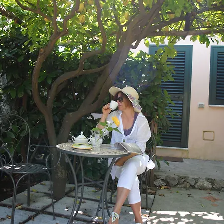 Il Roseto ベッド・アンド・ブレックファスト 3*