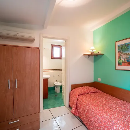 Il Roseto 3* ラヴェッロ